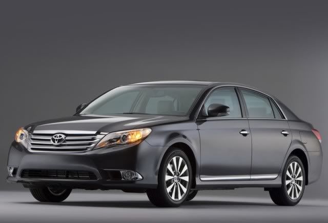 2011-Toyota-Avalon-Front-Angle-View.jpg