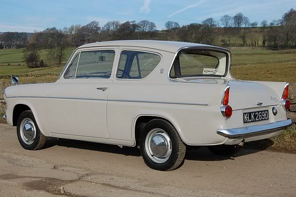 Ford_Anglia_Deluxe_21.jpg