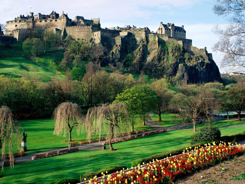 EdinburghCastleEdinburghScotland.jpg