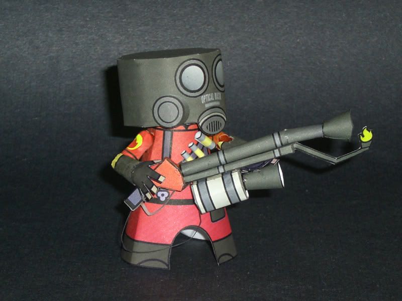 http://i189.photobucket.com/albums/z291/trogdoriangrey/papercraft/tf2pyro.jpg